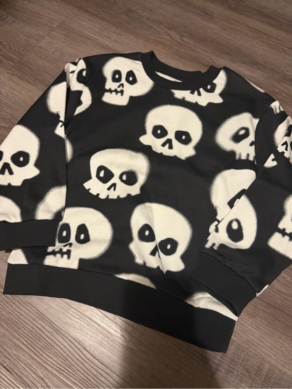 Kids 5/6 Skull Pattern Crewneck Sweater - Black & White- nwt